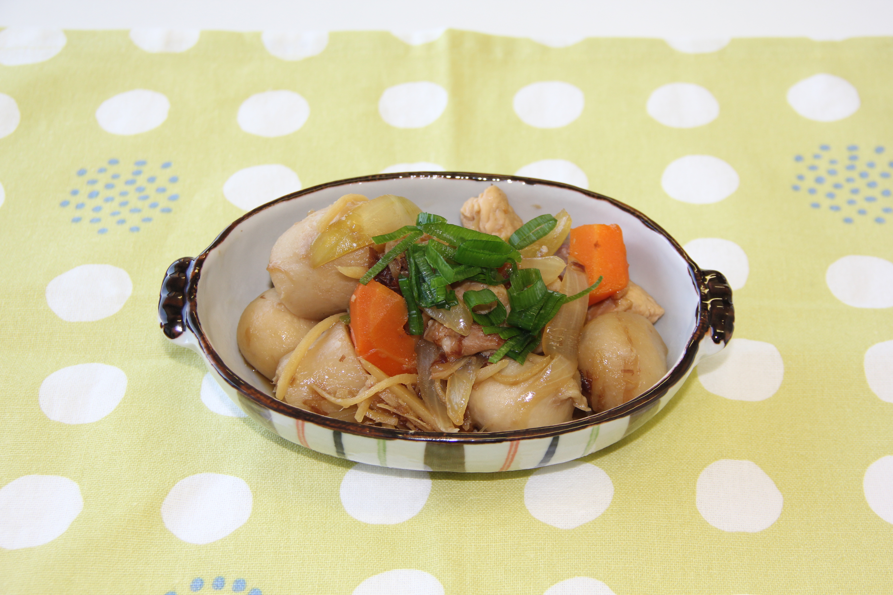 さといもととり肉の田舎煮